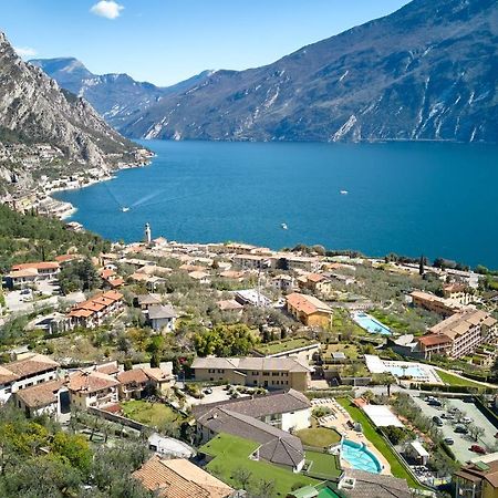 Hotel Royal Village Limone sul Garda Exterior photo