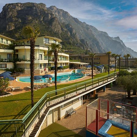 Hotel Royal Village Limone sul Garda Exterior photo