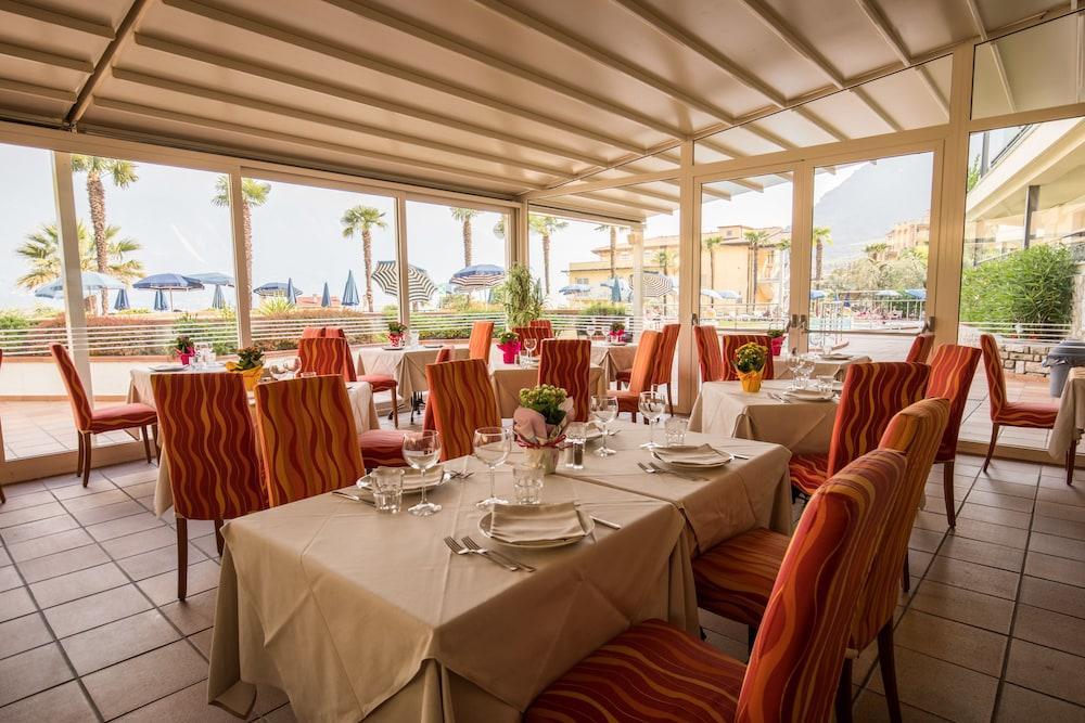 Hotel Royal Village Limone sul Garda Exterior photo