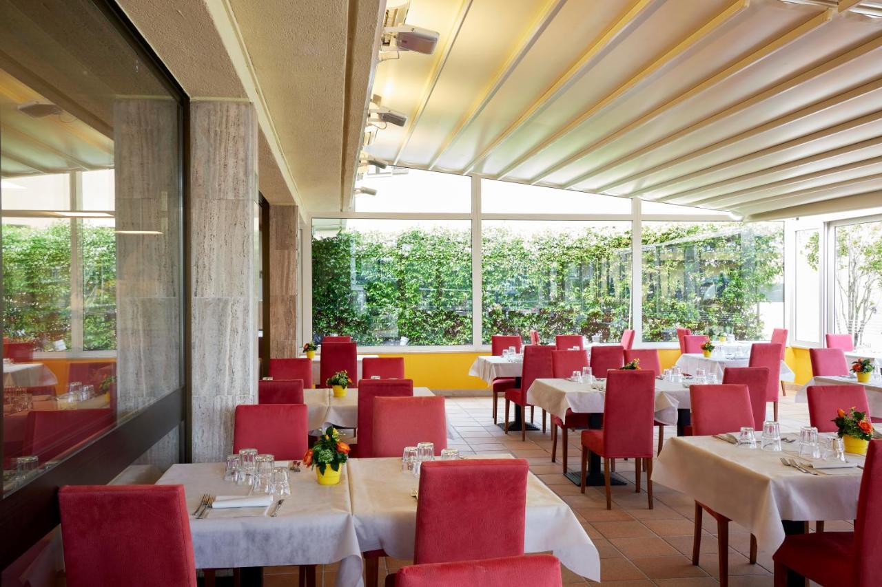 Hotel Royal Village Limone sul Garda Exterior photo