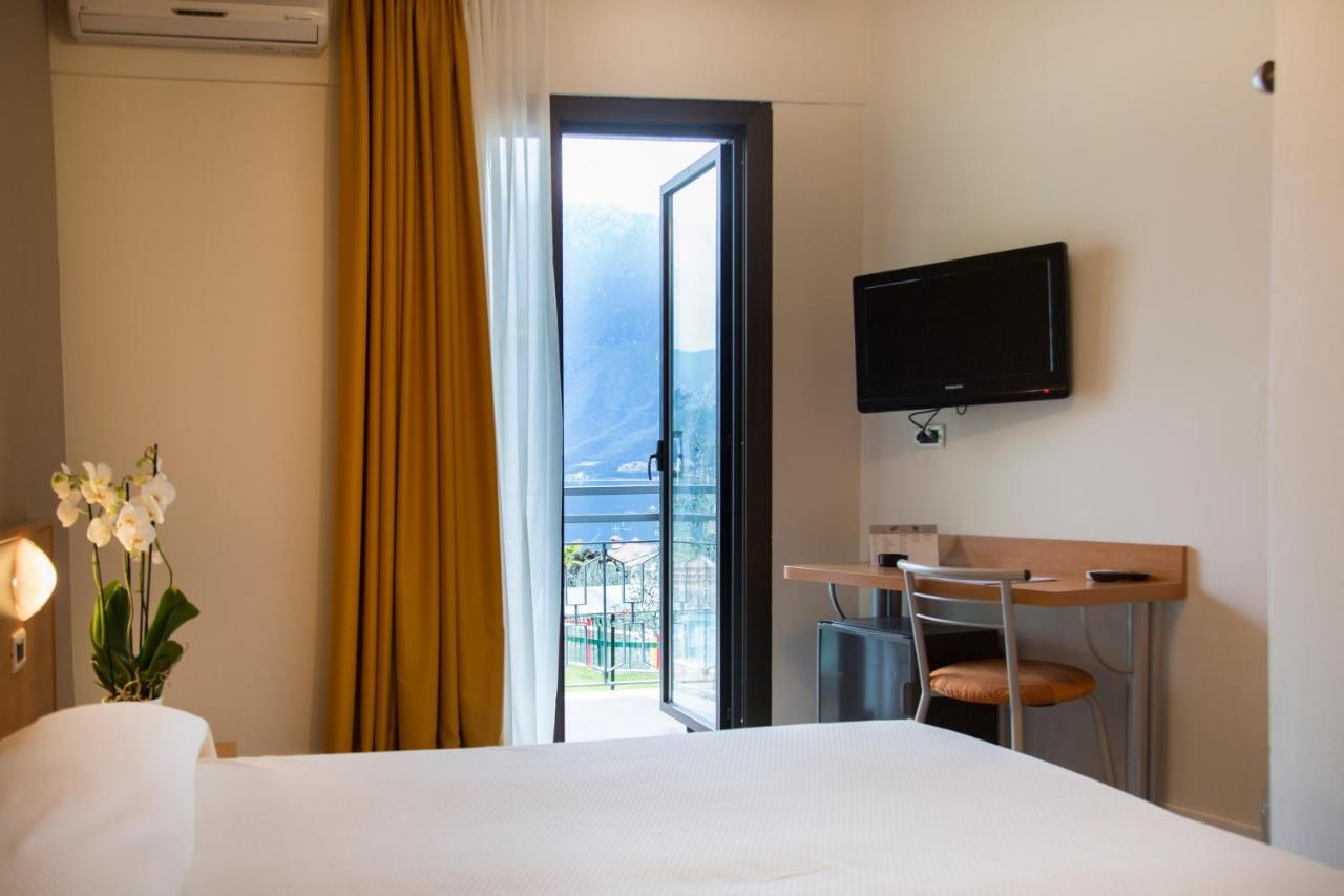 Hotel Royal Village Limone sul Garda Exterior photo