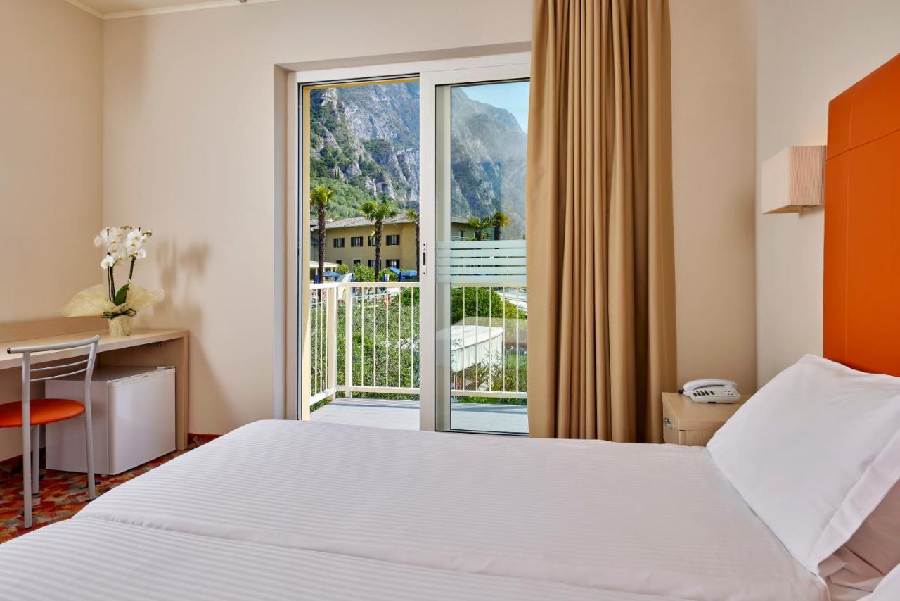 Hotel Royal Village Limone sul Garda Room photo