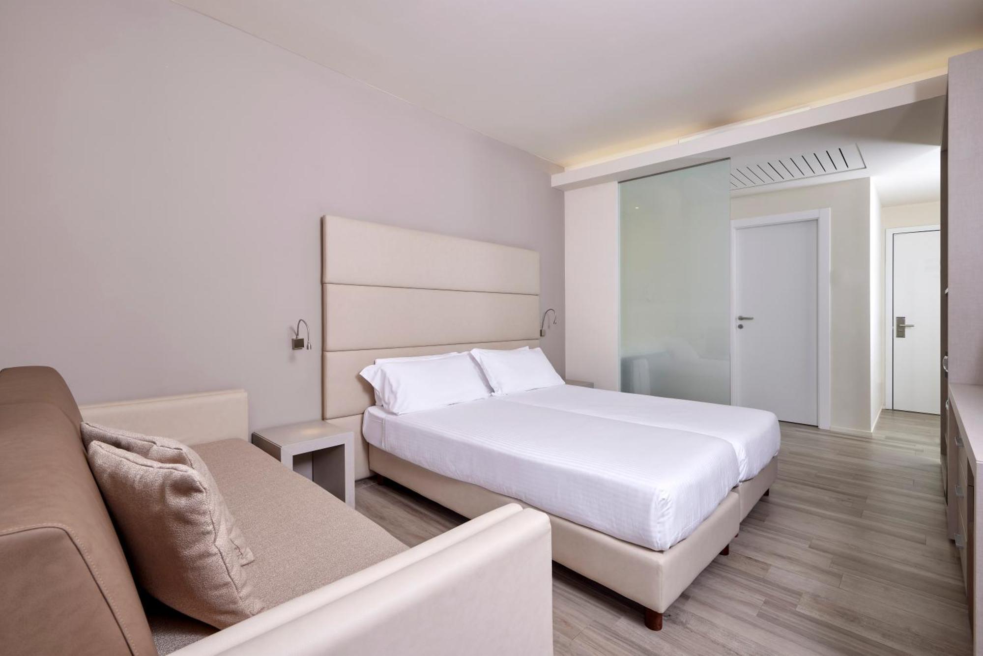 Hotel Royal Village Limone sul Garda Room photo