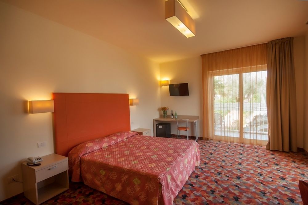 Hotel Royal Village Limone sul Garda Exterior photo