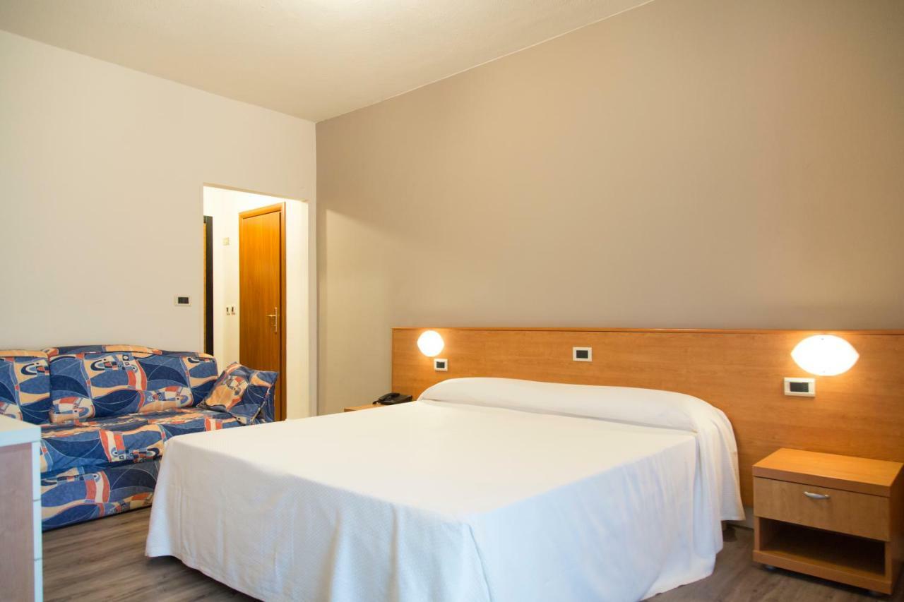 Hotel Royal Village Limone sul Garda Exterior photo